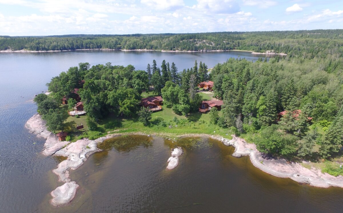 Eagle Nest Lodge