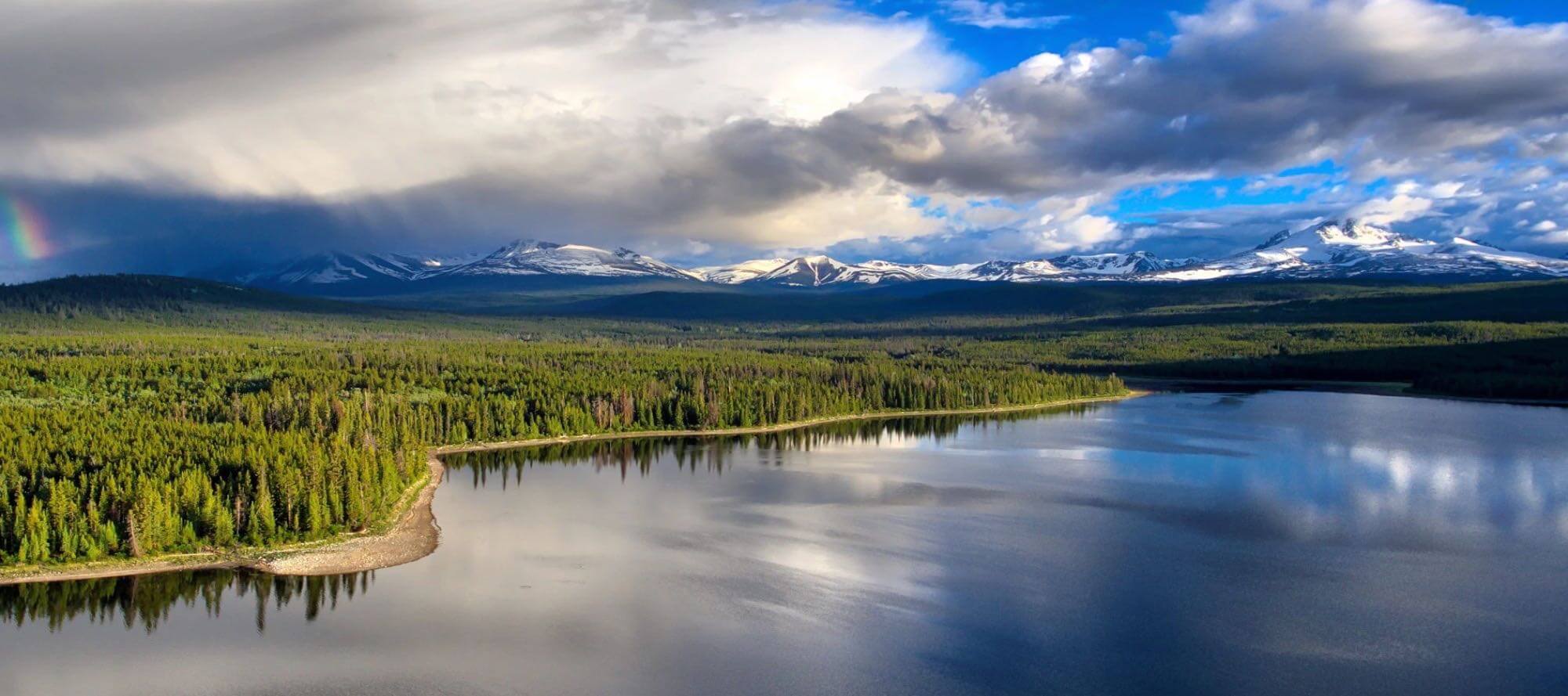 Chaunigan Lake Lodge