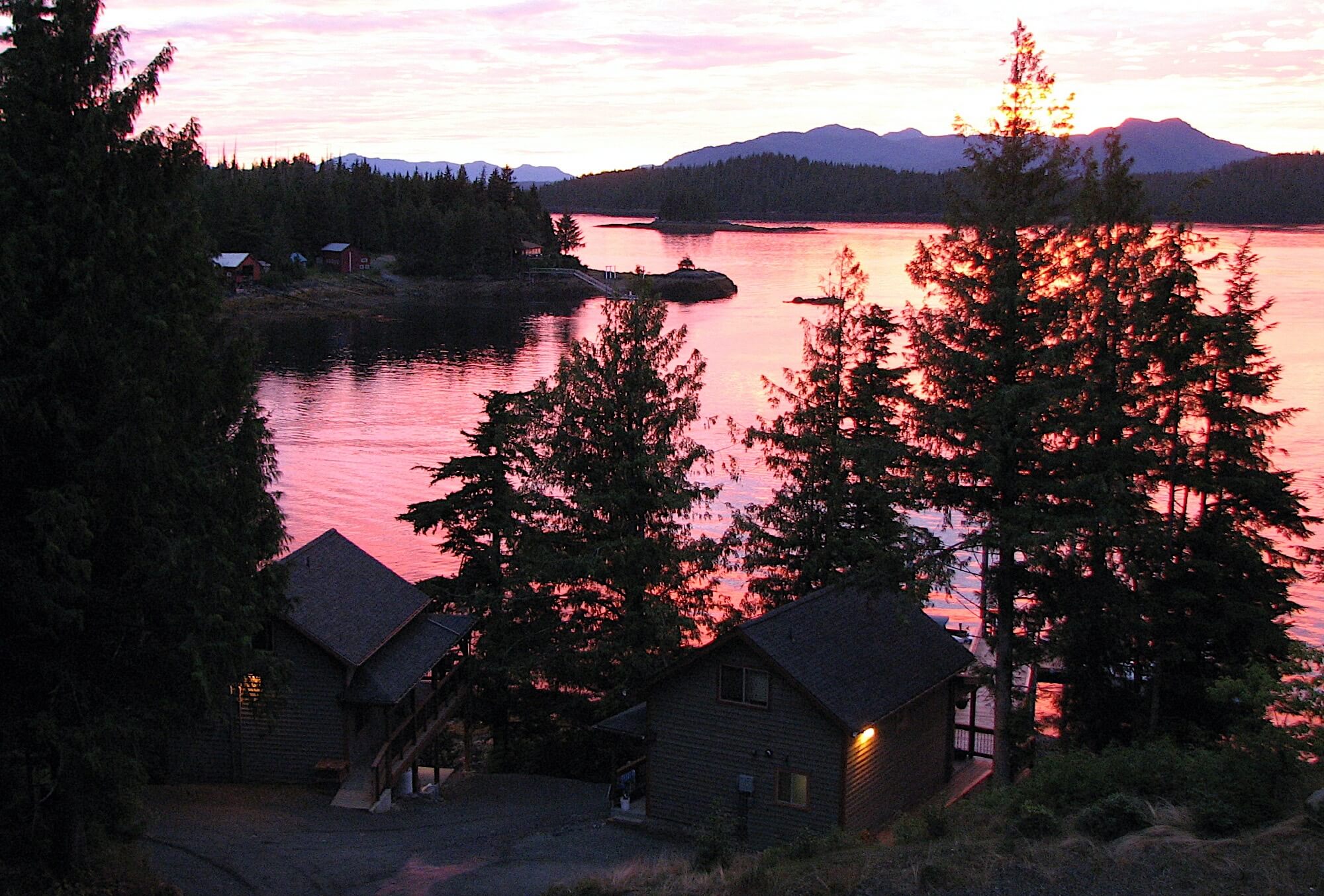 Chinook Shores Lodge photo 11